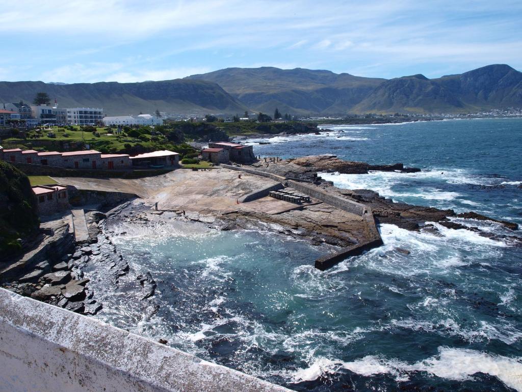 Bamboo Guest House Hermanus Extérieur photo